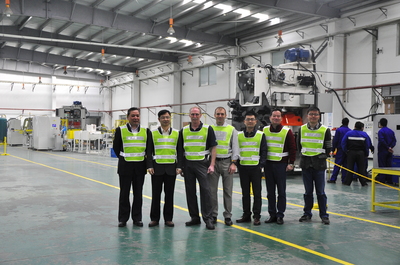 強強聯(lián)手，共探金屬包裝新未來 美國波爾制罐集團再度到訪斯萊克考察與技術(shù)交流